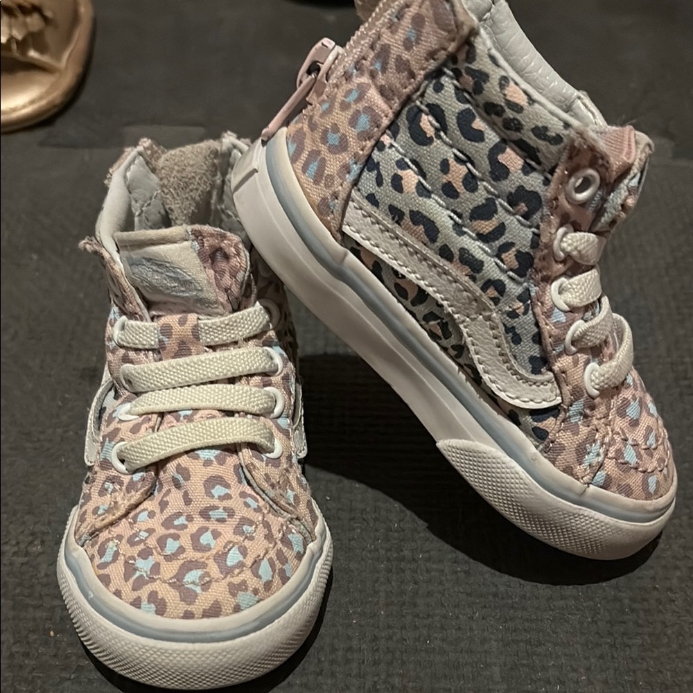 Stylish Leopard Print Kids High-Top Sneakers
